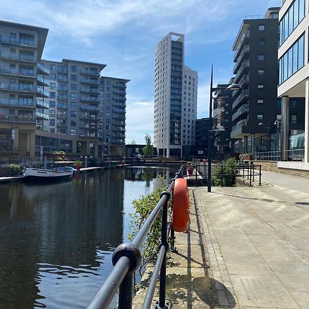 Leeds Dock Apartment Exterior photo